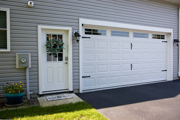 24/7 Emergency Garage Door Panel Replacement experts in Rose Lodge, OR